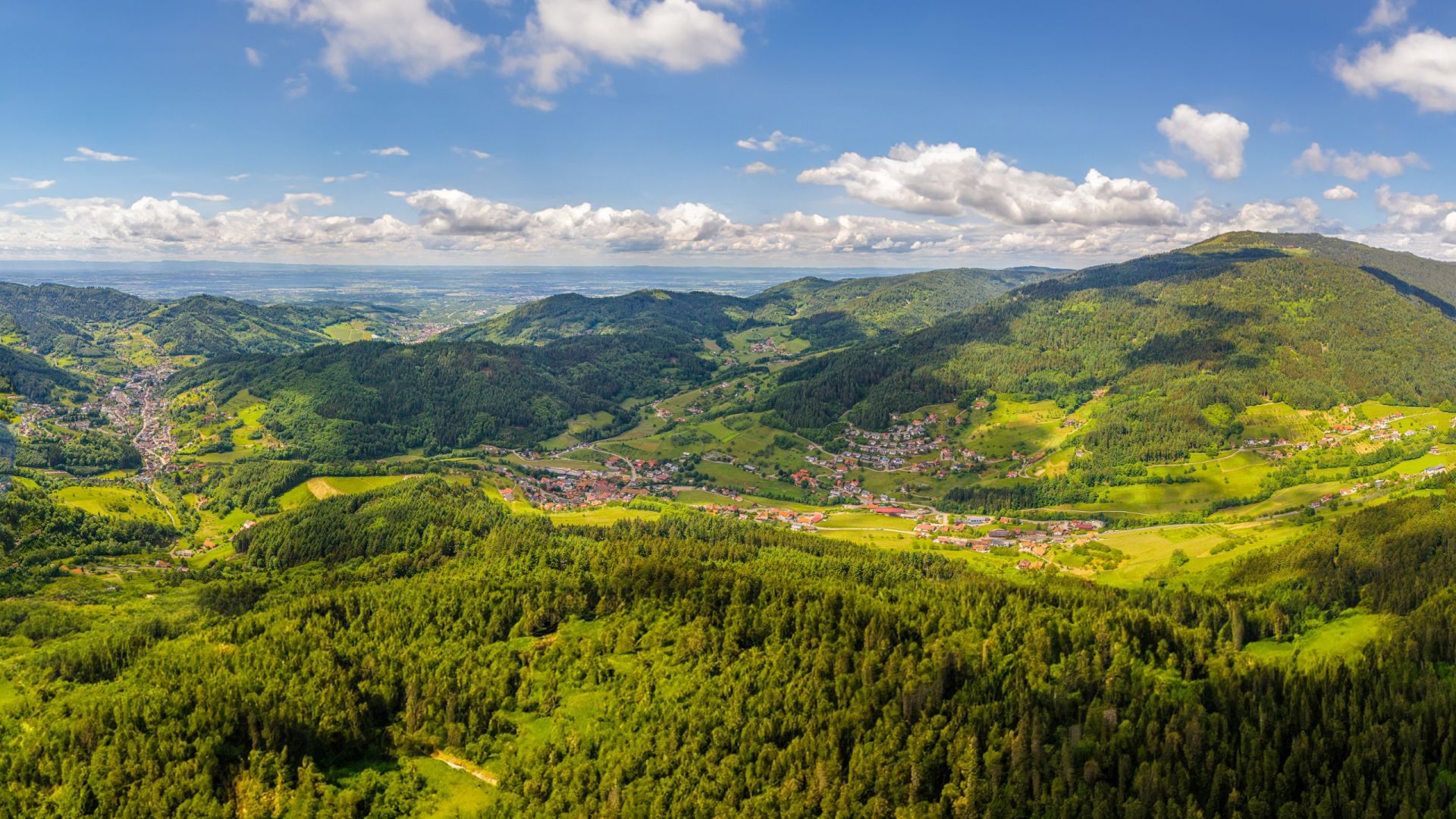 Drohnenpanoramabild vom Achertal, Täler, Wälder, Orte